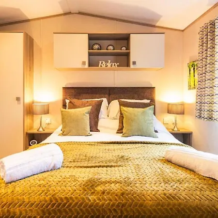 Lodge The Major Oak With Hot Tub York