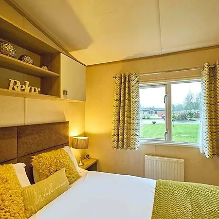Lodge The Major Oak With Hot Tub York