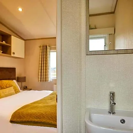The Major Oak With Hot Tub Lodge *