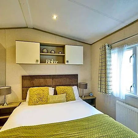 The Major Oak With Hot Tub Lodge *