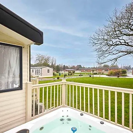 The Major Oak With Hot Tub Lodge