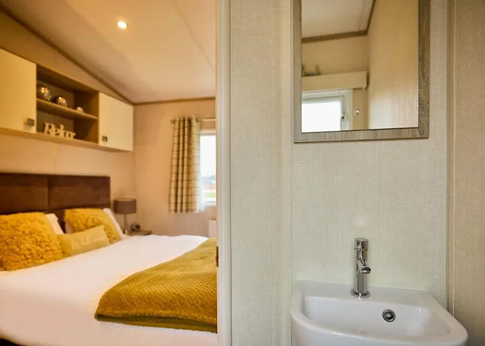 The Major Oak With Hot Tub بيت خشبي *