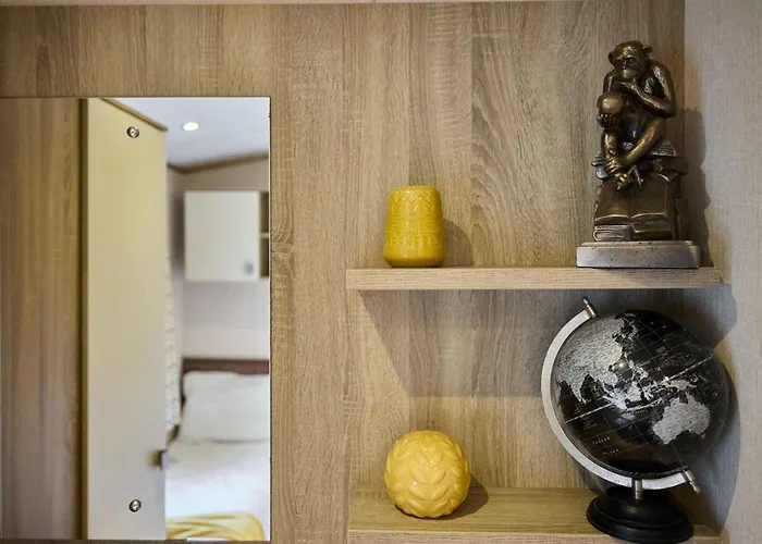 The Major Oak With Hot Tub بيت خشبي *