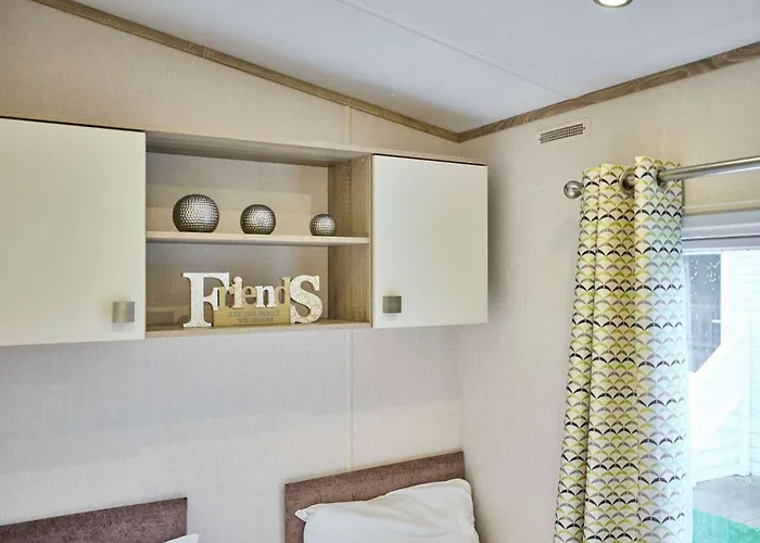 بيت خشبي The Major Oak With Hot Tub