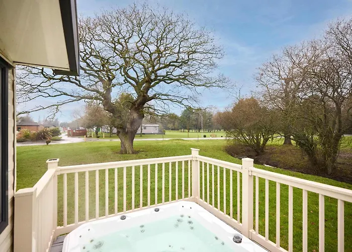 The Major Oak With Hot Tub