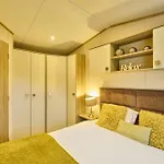 The Major Oak With Hot Tub Lodge *